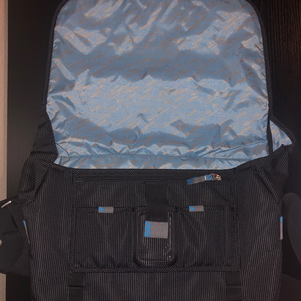 Laptop bag (Thule) - Picture 6 of 7